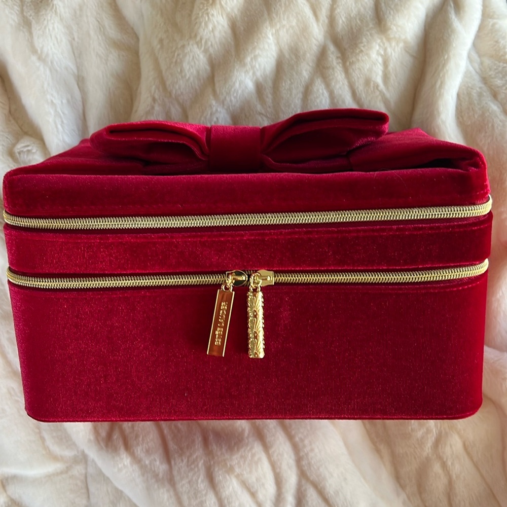 Estée Lauder Red Velvet Cosmetics/Jewelry bag
